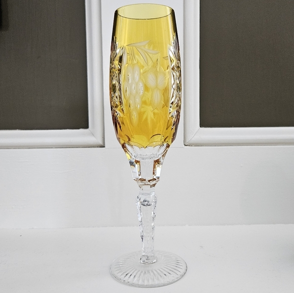 Champagne Flute Cut to Clear Grape Leaf Pattern Thumb Print Stem Wine Glass - Picture 6 of 16